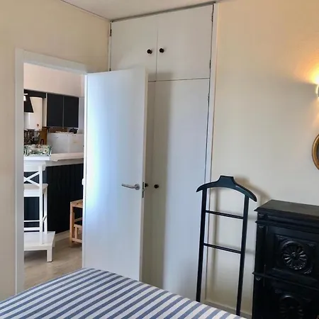 Beachfront 8th Floor-free Parking-surfing & Naturism * Costa da Caparica