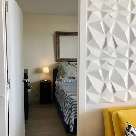 Beachfront 8th Floor-free Parking-surfing & Naturism