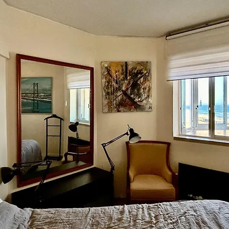 Beachfront 8th Floor-free Parking-surfing & Naturism Apartment *